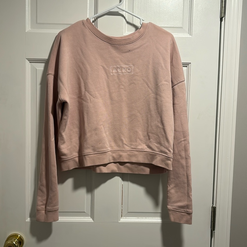 Pink slightly cropped Aeropostale crewneck size medium